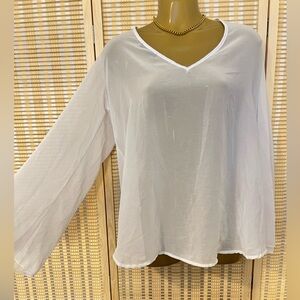 Beautiful delicate Flowy Blouse